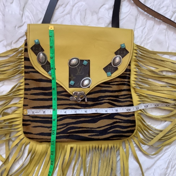 GUC handmade western fringe yellow leather with animal print crossbody - Picture 11 of 16